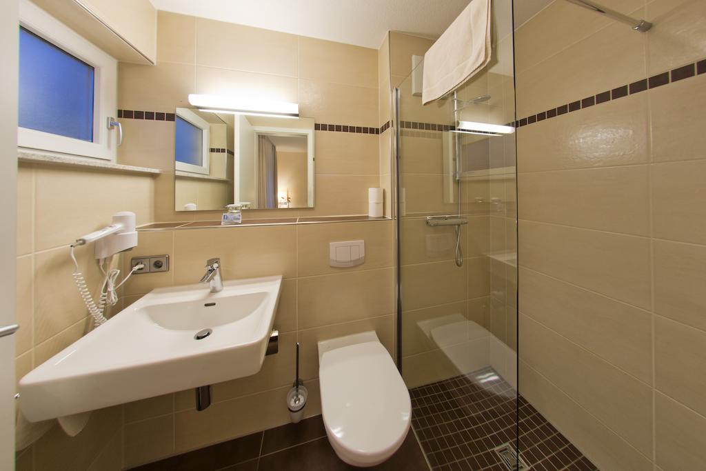 Dornstetten Hotel - Restaurant Sonneneck חדר תמונה