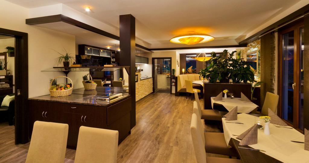 Dornstetten Hotel - Restaurant Sonneneck מראה חיצוני תמונה