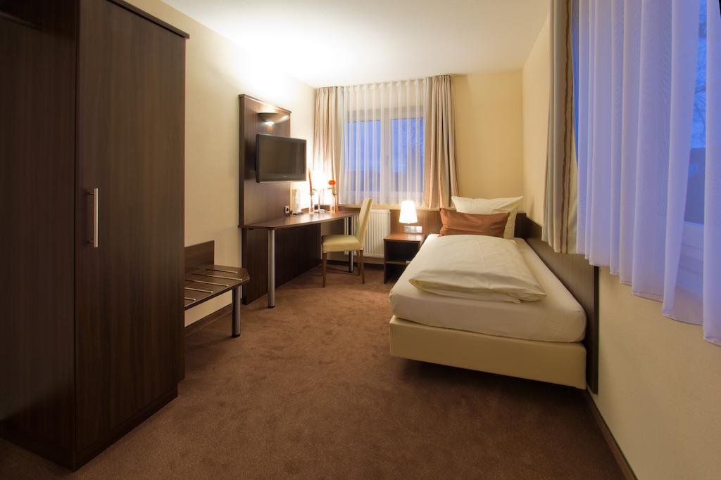 Dornstetten Hotel - Restaurant Sonneneck מראה חיצוני תמונה